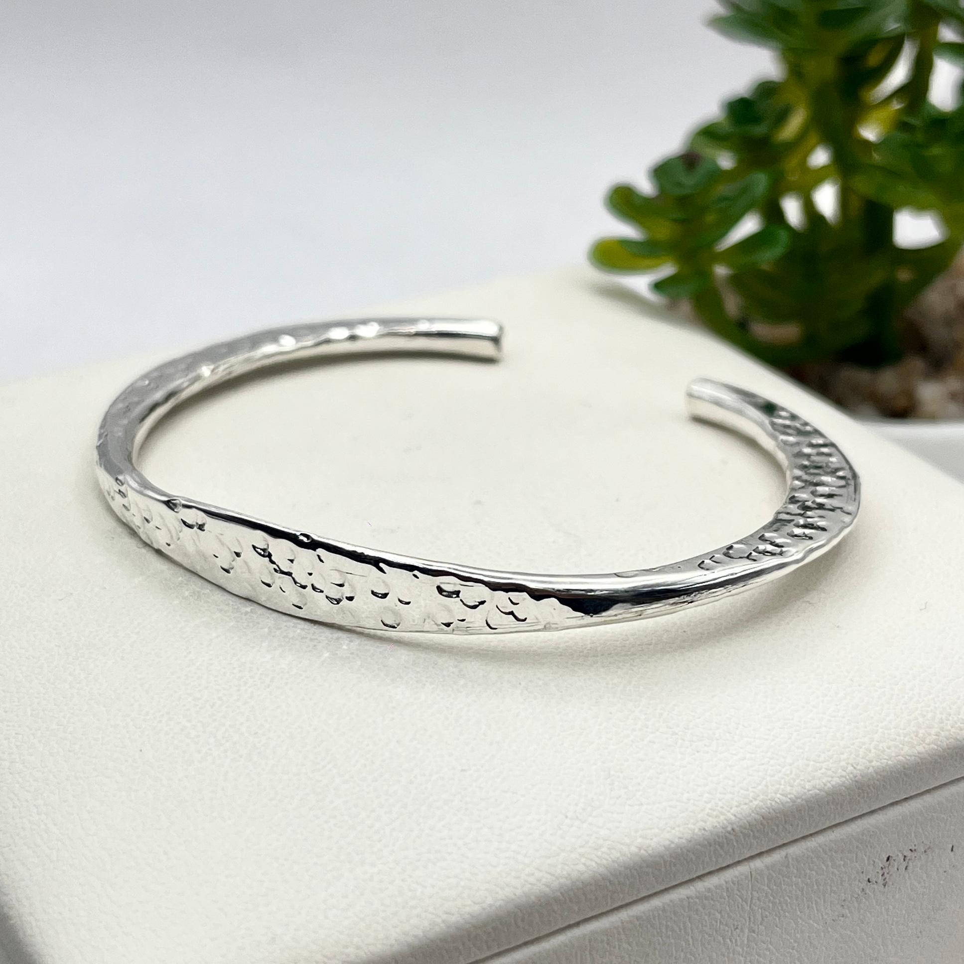 BRAZALETE MARTILLADO