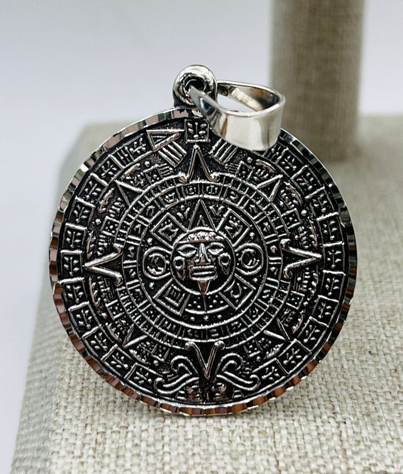 DIJE MEDALLA DE CALENDARIO AZTECA