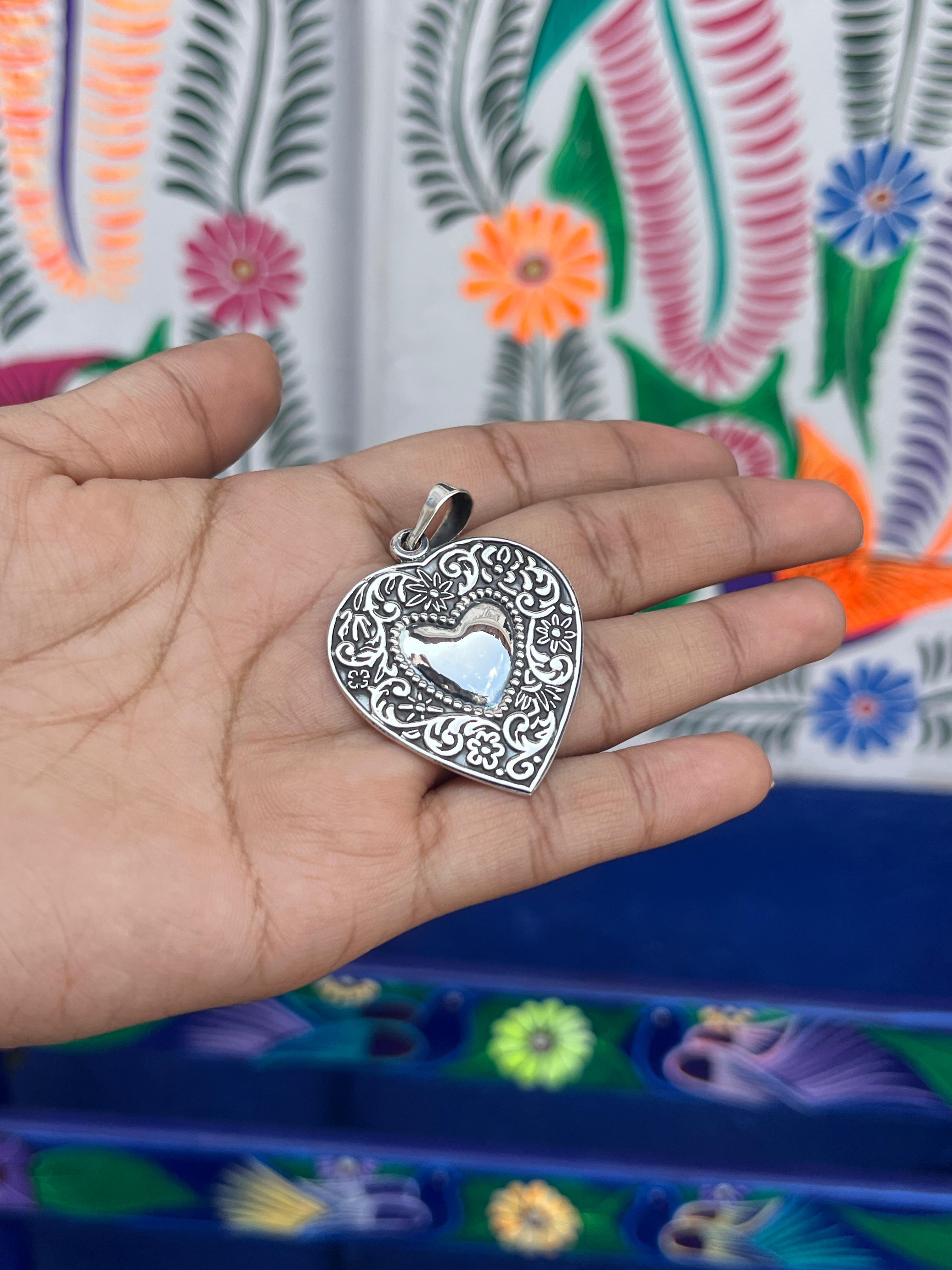 DIJE CORAZON FRIDA KHALO